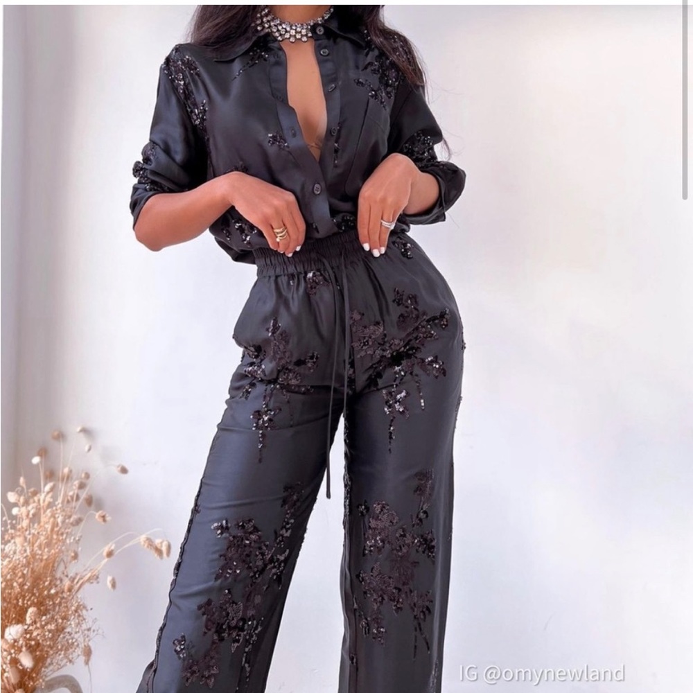 Sequence two piece